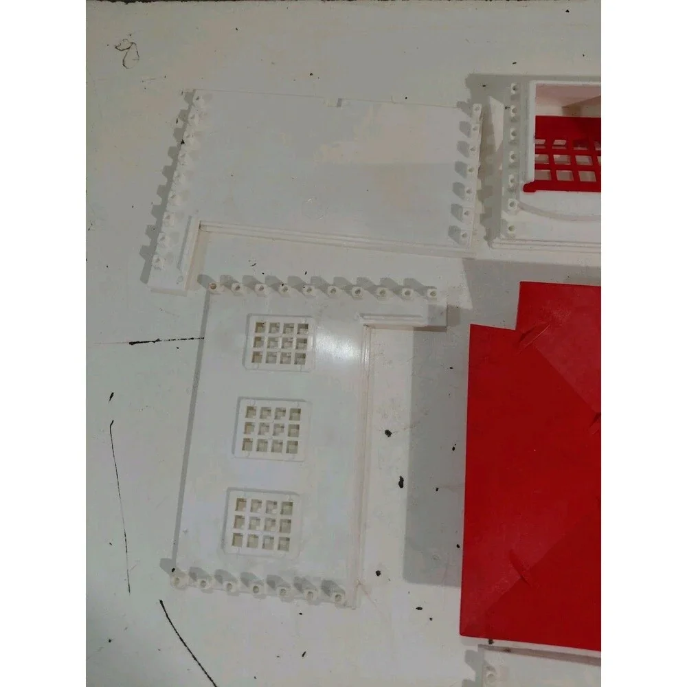 Plasticville O/S Gauge Model Railroad Scenery Fire Department Station Building